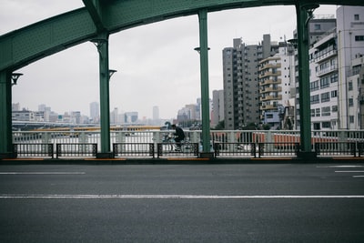 黑色水泥路